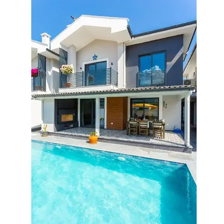 Exclusive Paradise 2 *